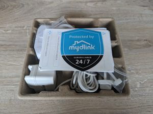 Verpackung der D-Link DCS 8620L Überwachungskamera geöffnet erste Ansicht