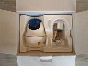 Verpackung der Reolink Argus PT Ultra Überwachungskamera geöffnet vierte Ansicht