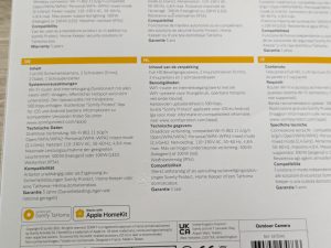 Verpackung der Somfy 2401563 Überwachungskamera von hinten in der Nahansicht