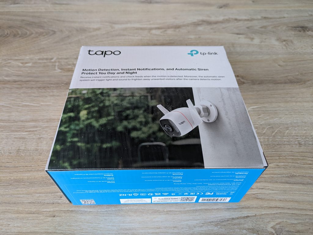 Verpackung der TP-Link Tapo C310 Überwachungskamera von hinten