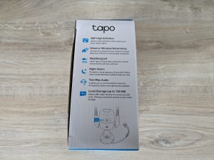 Verpackung der TP-Link Tapo C310 Überwachungskamera von rechts