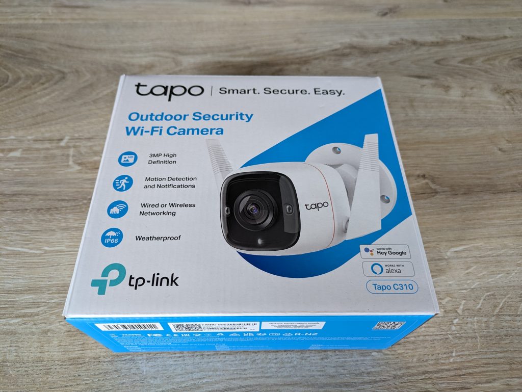 Verpackung der TP-Link Tapo C310 Überwachungskamera von vorne