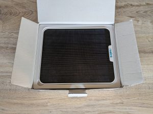 Verpackung des Solarmoduls der Reolink Argus PT Ultra Überwachungskamera geöffnet zweite Ansicht