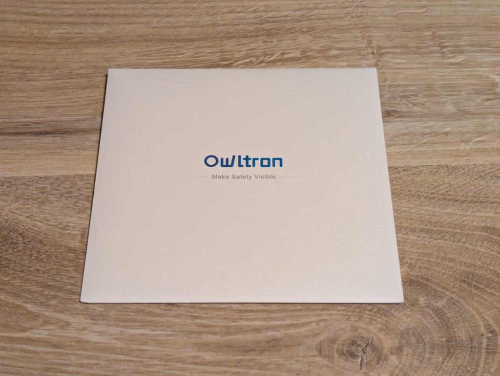 Verpackung zu den Anleitungen der Owltron O1 Überwachungskamera