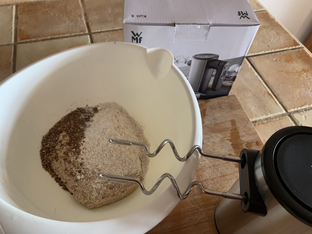 WMF Kult X Edition Handmixer Vorbereitung Brotteig