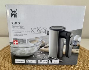 WMF Kult X Edition Handmixer im Karton von vorne