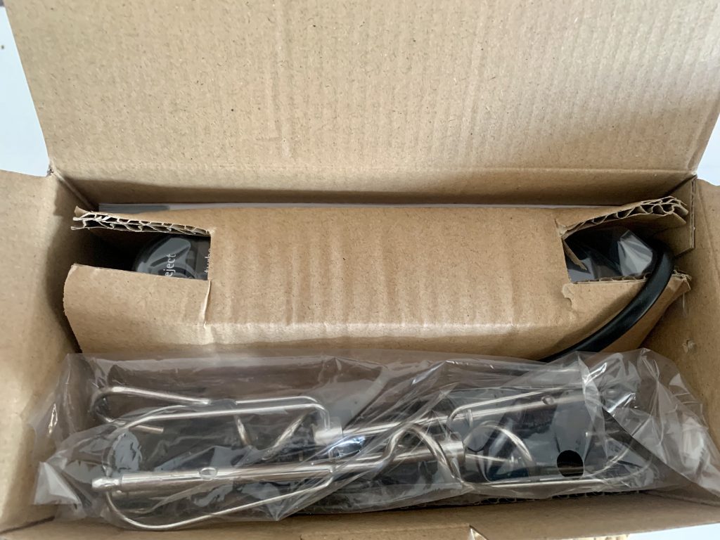 WMF Kult X Edition Handmixer im geöffneten Karton