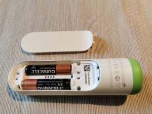 Withings Thermo Schläfenthermometer Batteriefach mit Batterien
