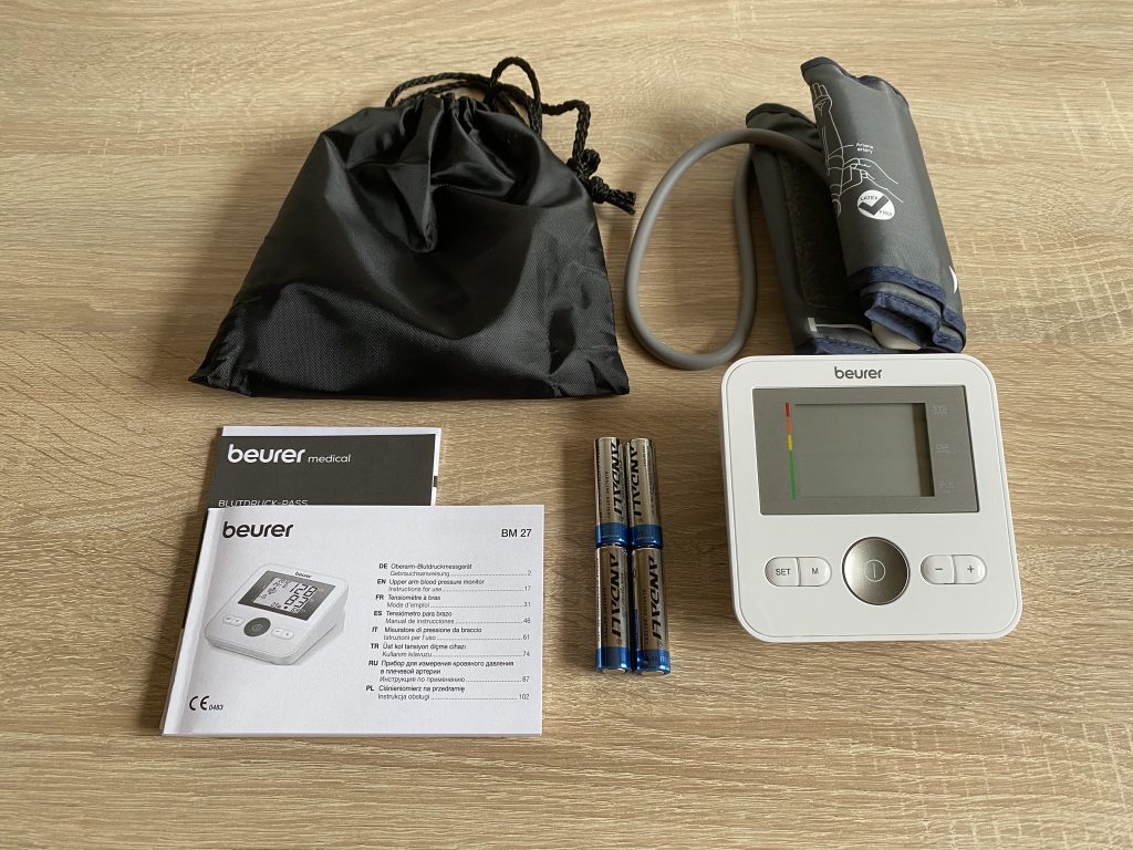 Beurer BM 27 Oberarm-Blutdruckmessgerät asugepackt