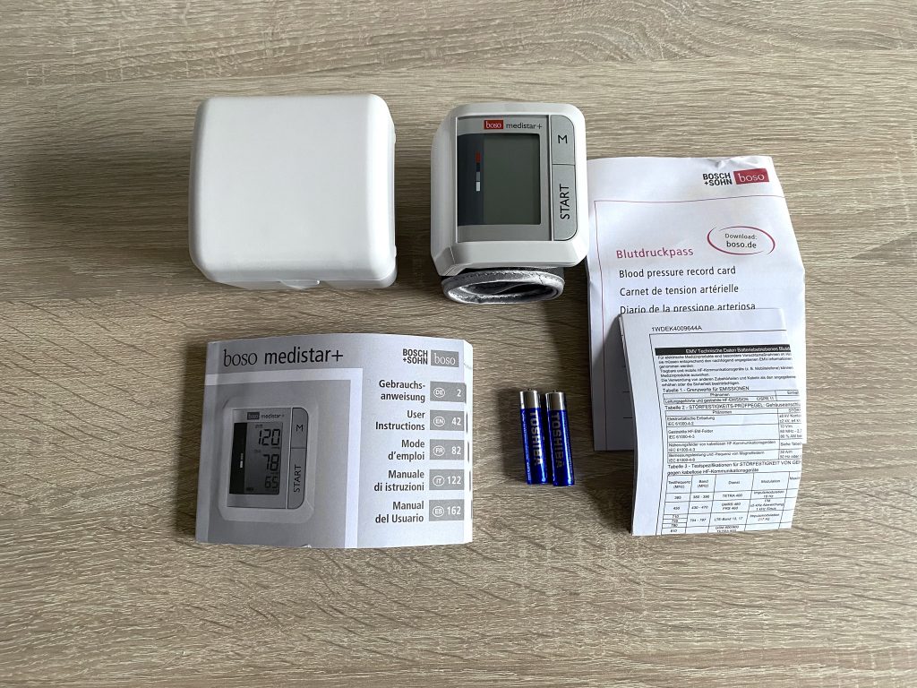Boso medistar+ Handgelenk Blutdruckmessgerät ausgepackt