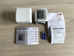 Boso medistar+ Handgelenk Blutdruckmessgerät ausgepackt