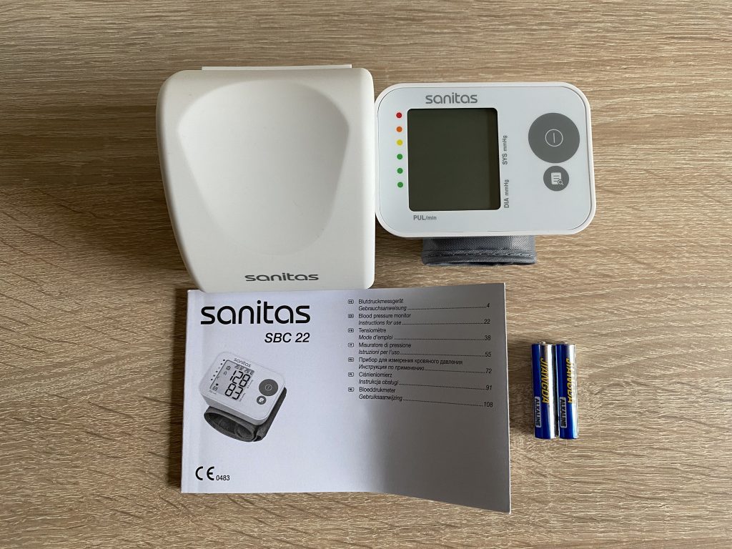 Sanitas SBC 22 Handgelenk-Blutdruckmessgerät ausgepackt