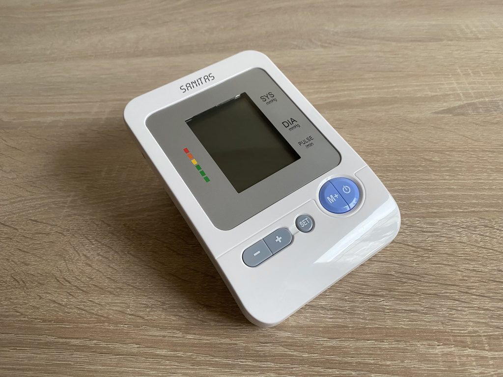 Sanitas SBM 21 Oberarm-Blutdruckmessgerät Vorderseite