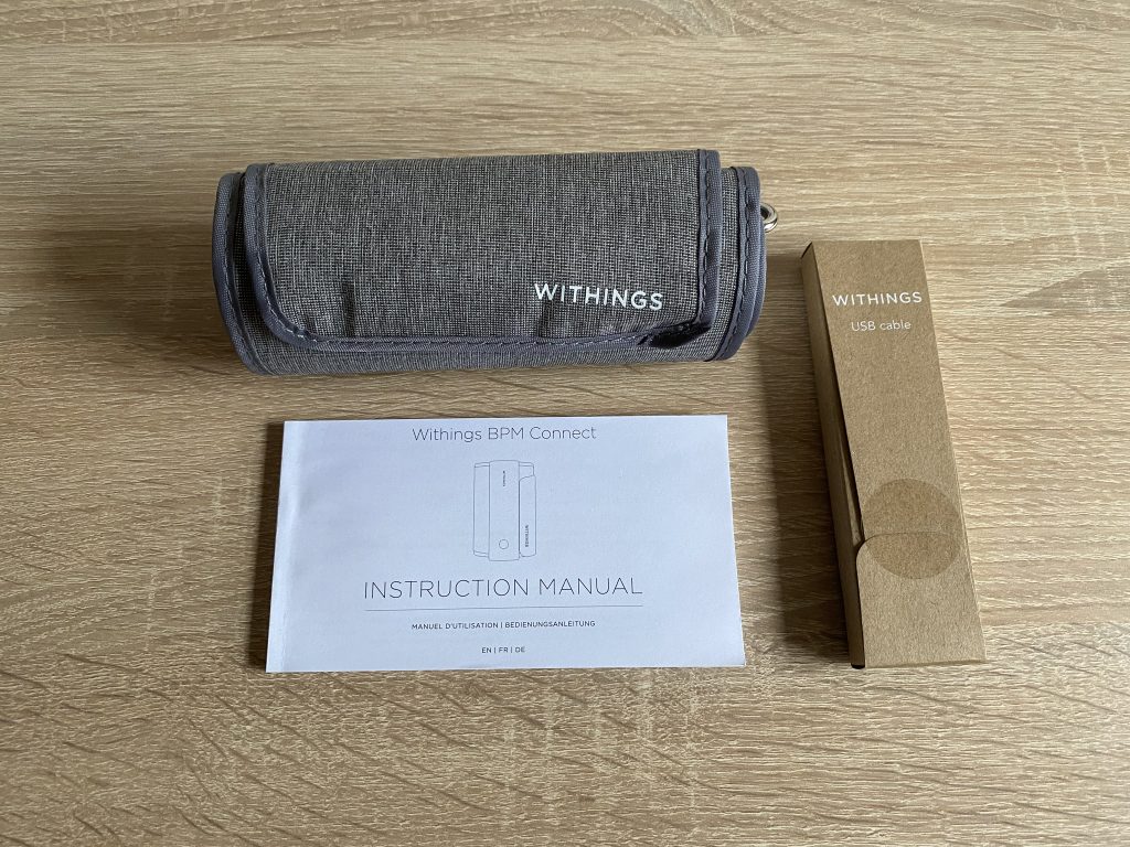Withings BPM Connect Oberarm-Blutdruckmessgerät ausgepackt