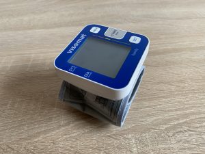 Visomat handy Handgelenk-Blutdruckmessgerät schräge Ansicht
