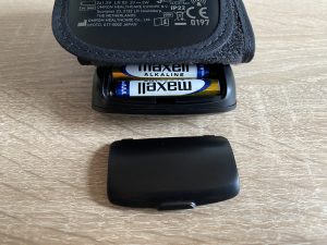OMRON RS7 Intelli IT Handgelenk-Blutdruckmessgerät eingelegte Batterien