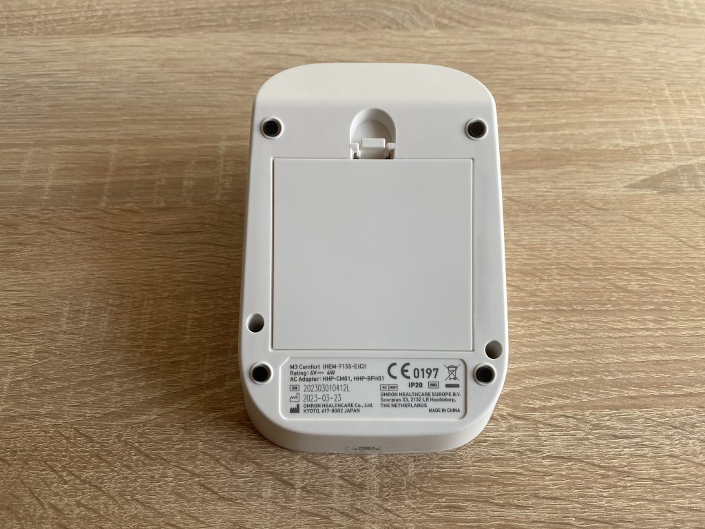 Omron M3 Comfort Oberarm-Blutdruckmessgerät Unterseite