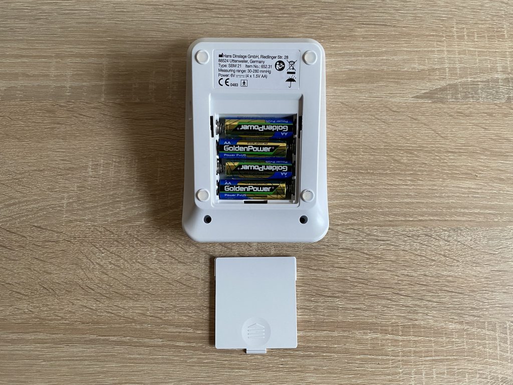 Sanitas SBM 21 Oberarm-Blutdruckmessgerät eingelegte Batterien