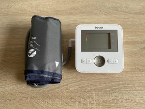 Beurer BM 27 Oberarm-Blutdruckmessgerät mit Manschette