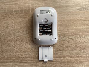 Medisana BU 535 voice Oberarm-Blutdruckmessgerät eingelegte Batterien