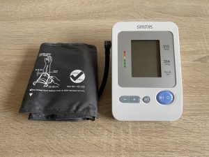 Sanitas SBM 21 Oberarm-Blutdruckmessgerät mit Manschette