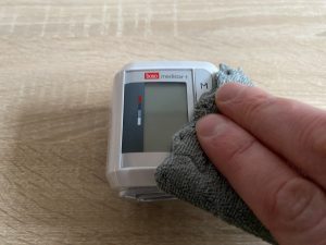 Boso medistar+ Handgelenk Blutdruckmessgerät Reinigung