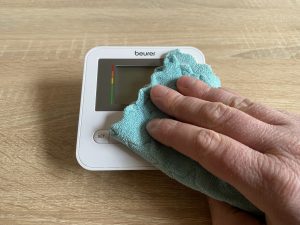 Beurer BM 27 Oberarm-Blutdruckmessgerät Reinigung Gerät
