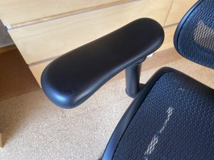 SIHOO Doro C300 Bürostuhl Armlehne nach aussen geschwenkt