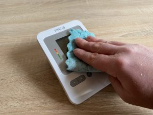 Sanitas SBM 21 Oberarm-Blutdruckmessgerät Reinigung Gerät