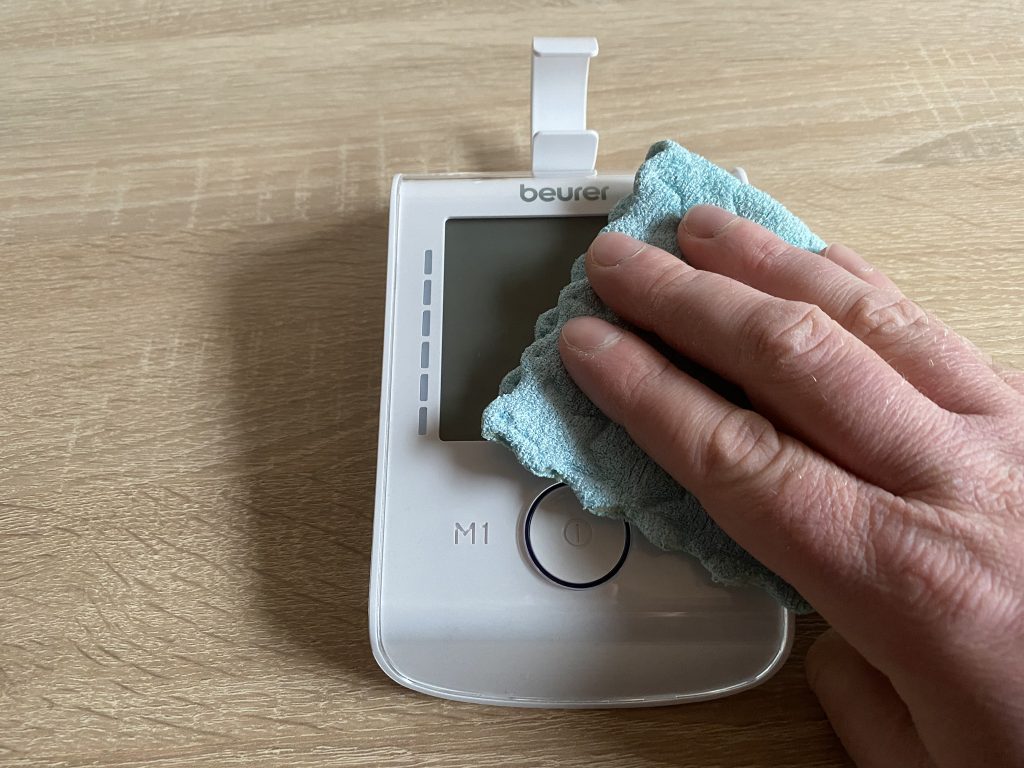 Beurer BM 85 Oberarm-Blutdruckmessgerät Reinigung Gerät