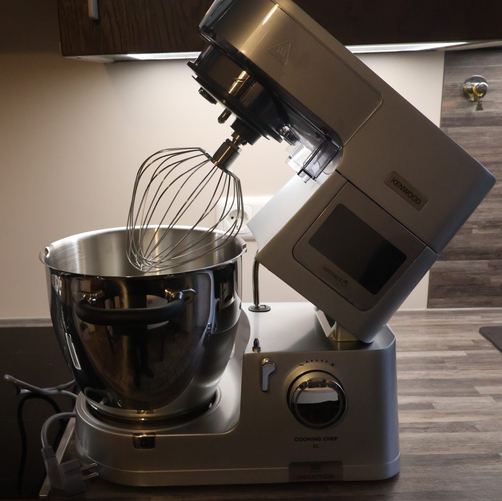 Kenwood Cooking Chef XL Küchenmaschine aufgeklappt