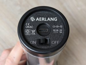 Aerlang EM-8 Massagepistole von unten in der Nahansicht
