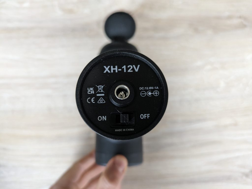 BURNNOVE XH-12V Massagepistole von unten in der Nahansicht