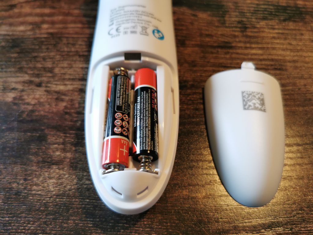 Berrcom ET003 Ohrthermometer Batterien eingelegt