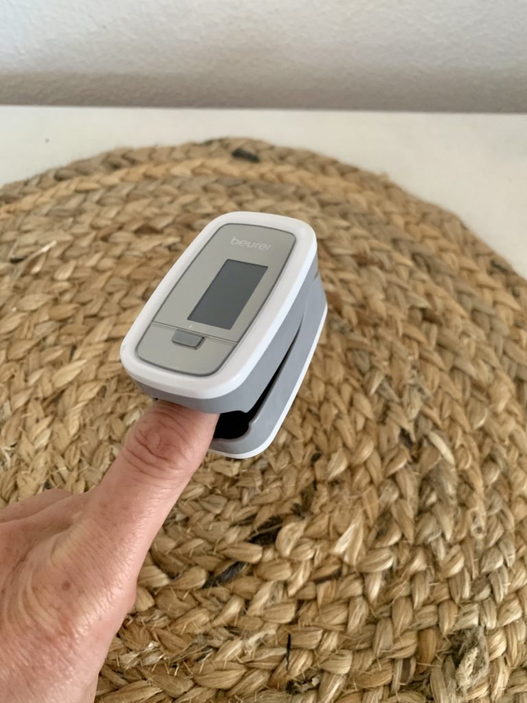 Beurer PO 30 Pulsoximeter auf dem Finger