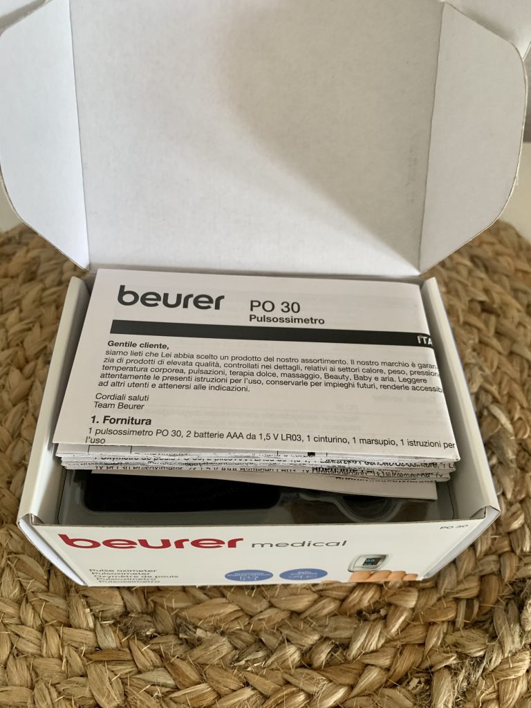 Beurer PO 30 Pulsoximeter geöffneter Karton