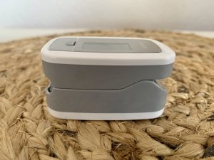 Beurer PO 30 Pulsoximeter von der Seite