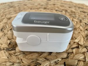 Beurer PO 40 Pulsoximeter von der Seite