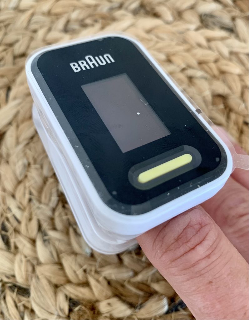 Braun Healthcare Pulsoximeter 1 auf dem Finger