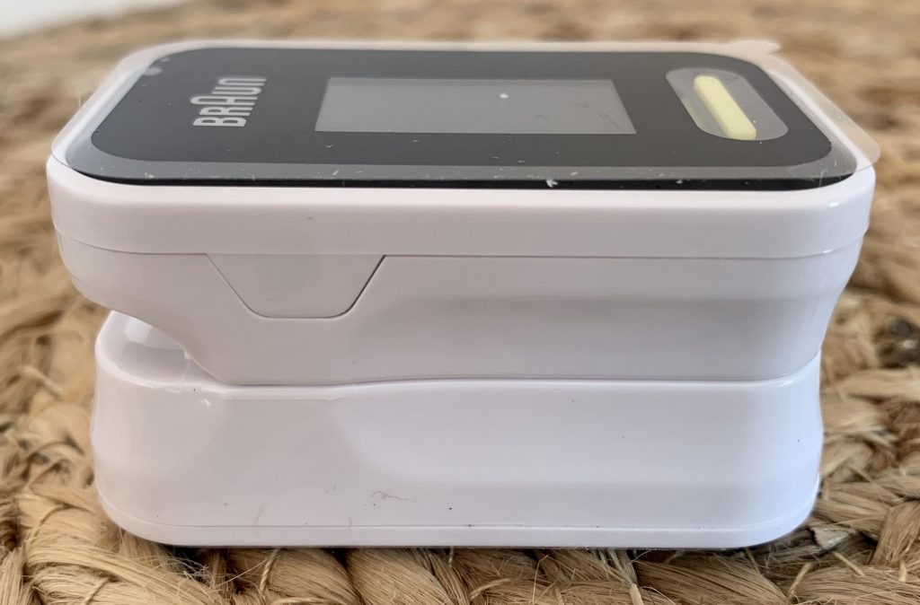 Braun Healthcare Pulsoximeter 1 von der Seite