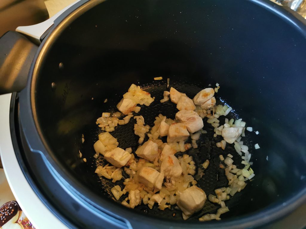 Cook4me Touch WiFi Fleisch und Zwiebeln anbraten