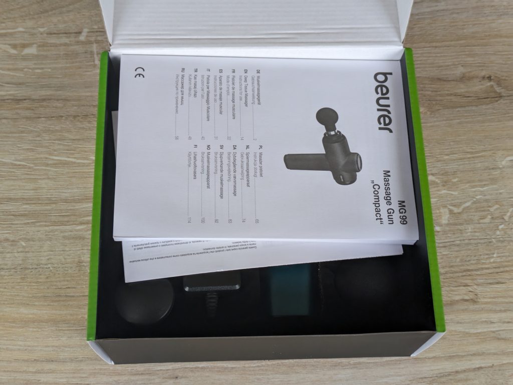 Geöffnete Verpackung der Beurer MG 99 Massagepistole