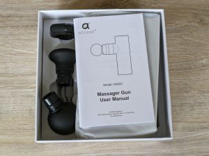 Geöffnete Verpackung der arboleaf CM20C Massagepistole