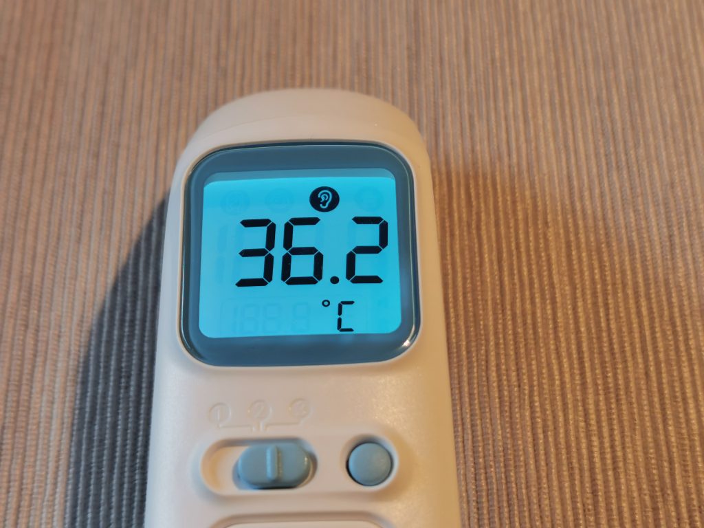 Grundig 20021 Ohrthermometer Display mit Messwert
