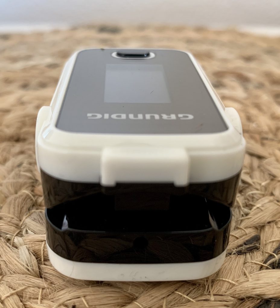 Grundig 20040 Pulsoximeter von vorne