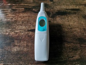 Hetaida HTD8208C Ohrthermometer von hinten