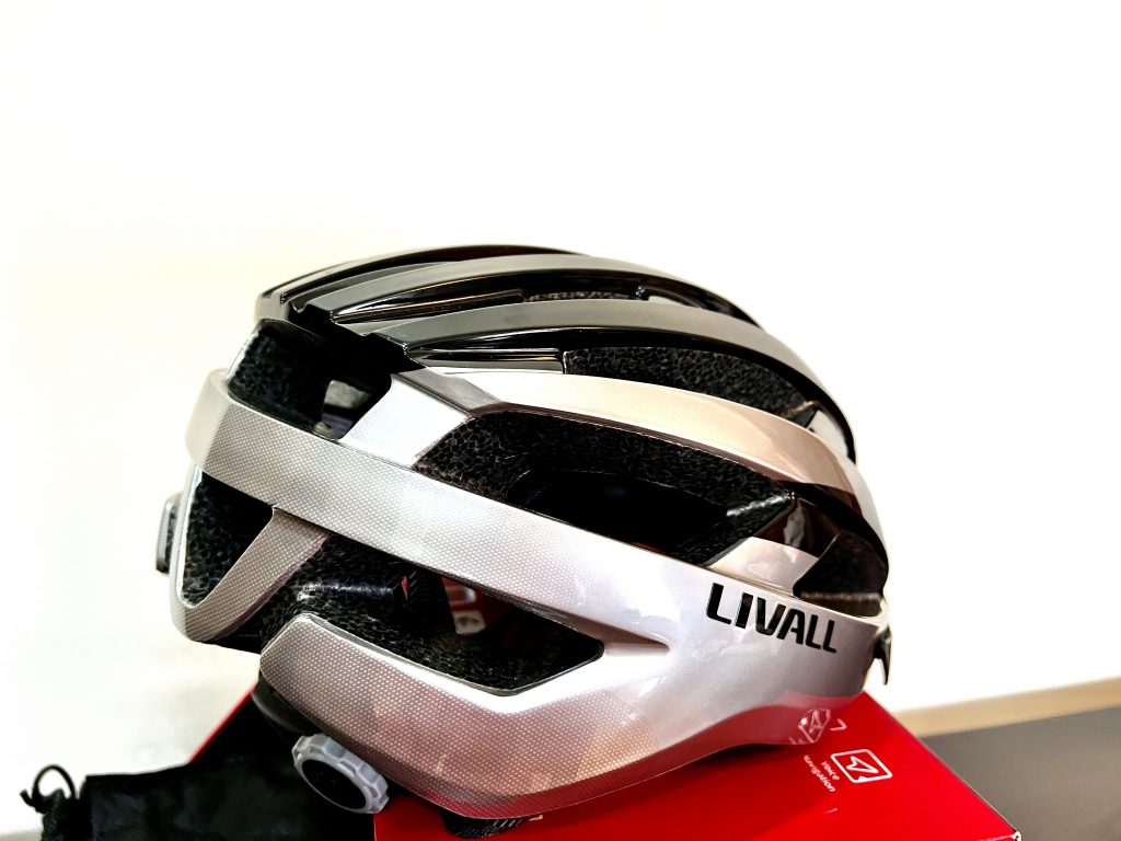 Livall MT1 Fahrradhelm von der Seite