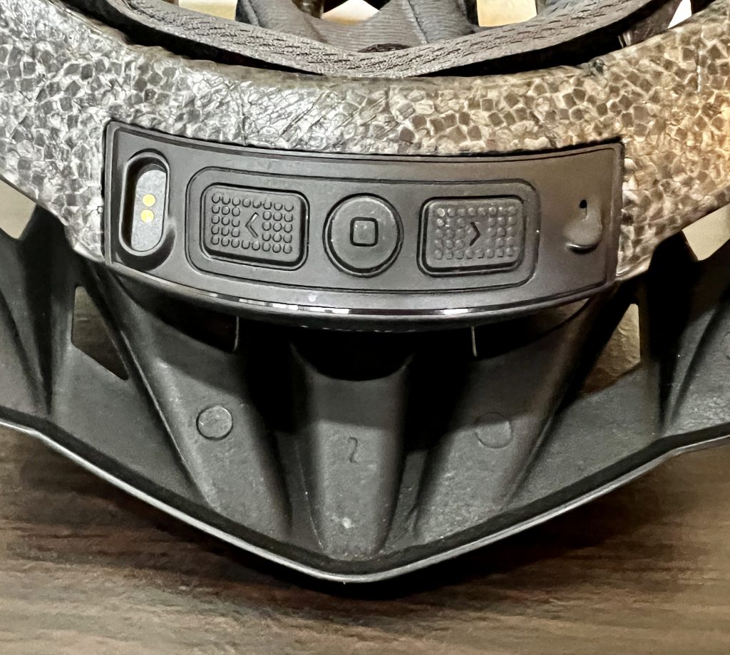 Livall MT1 Fahrradhelm Bedienungselemente