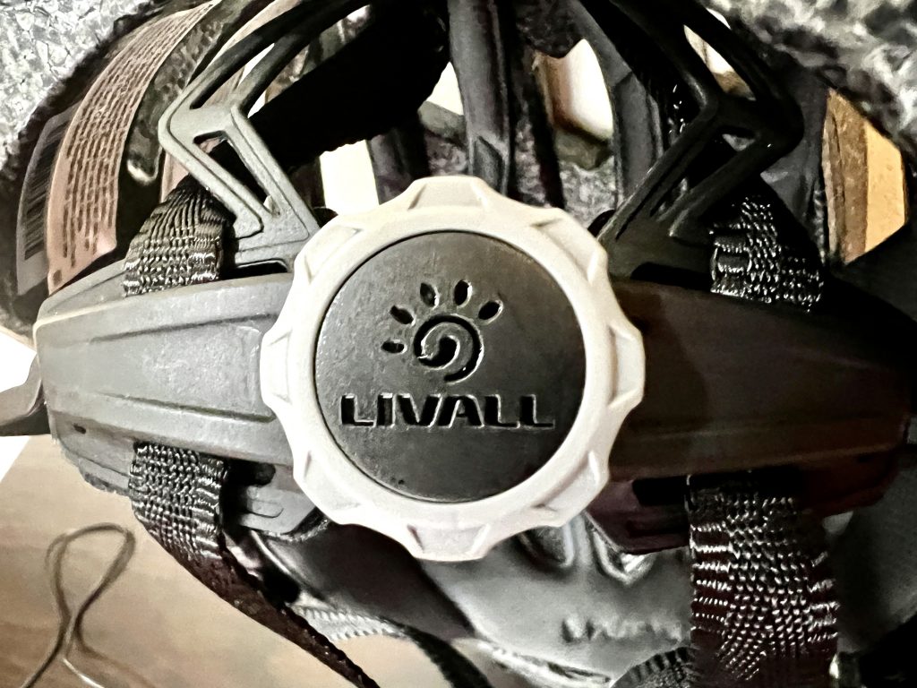 Livall MT1 Fahrradhelm Drehrad