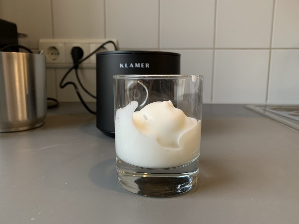 Klamer Milchaufschäumer aufgeschäumte Milch